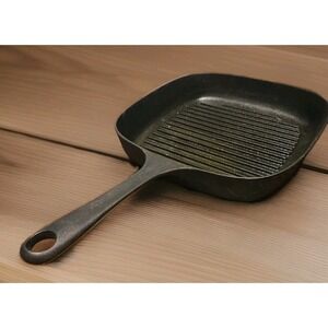 IKEA #50143 Casst Iron 11x11 Inch Pan Square Griddler No Wobble.  Seasoned.  EUC